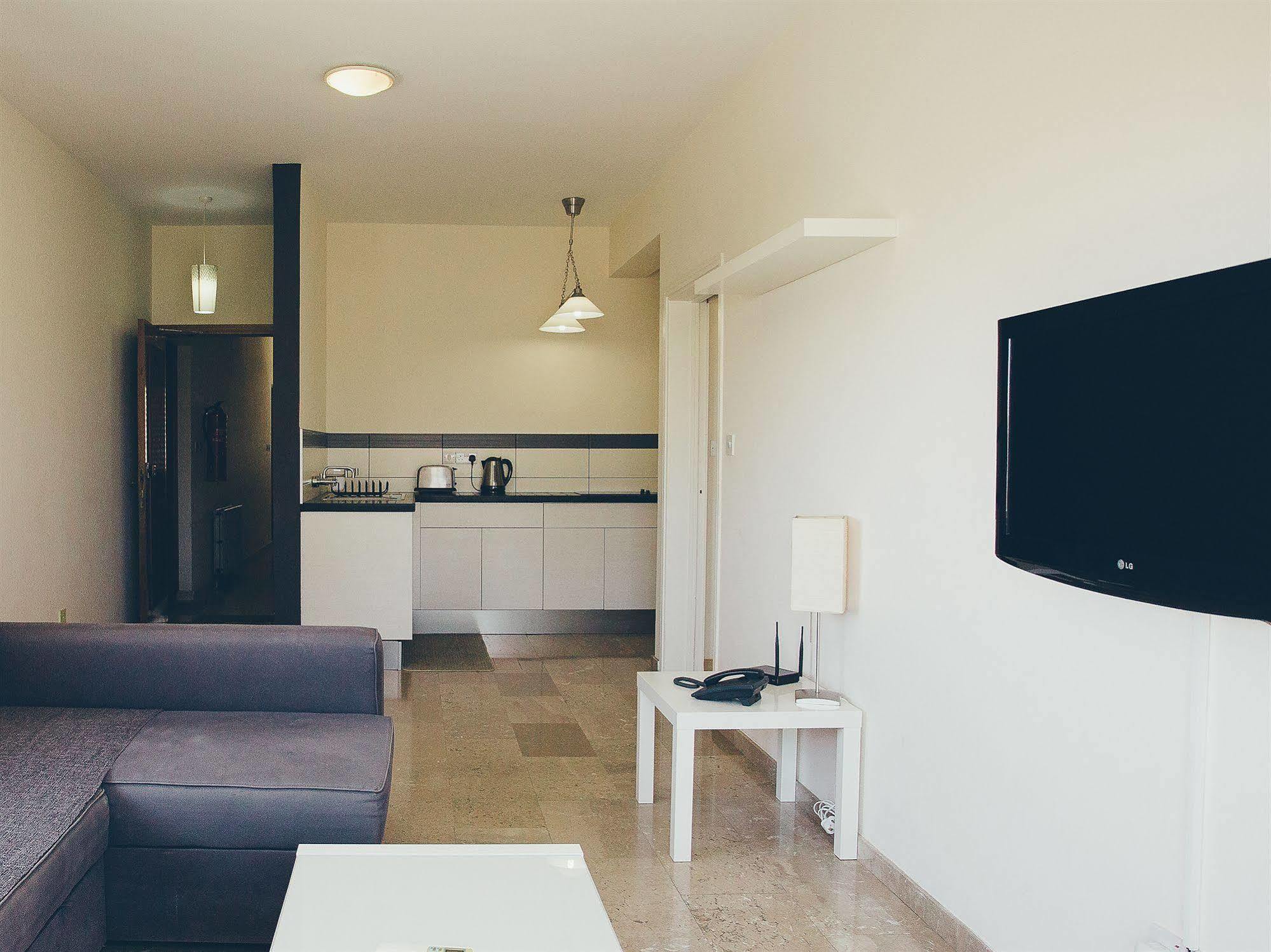 Vega Apartments Limisso Esterno foto