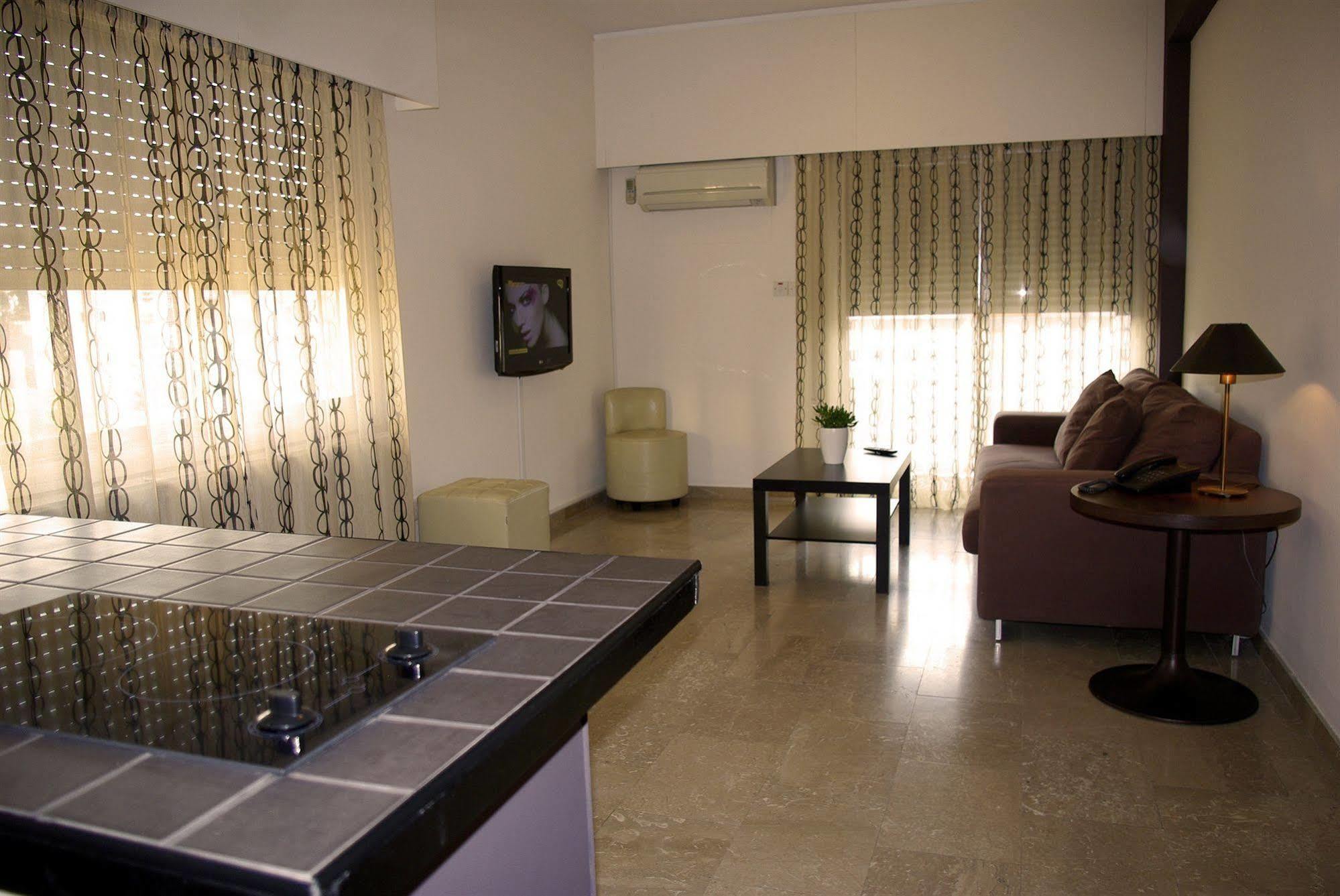 Vega Apartments Limisso Esterno foto