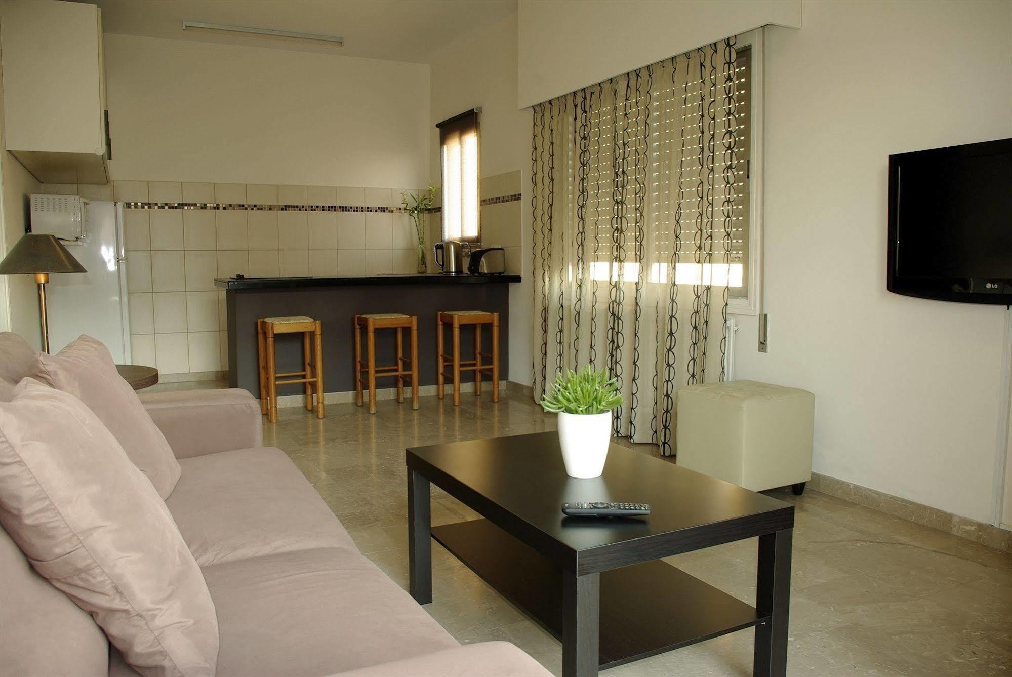 Vega Apartments Limisso Esterno foto